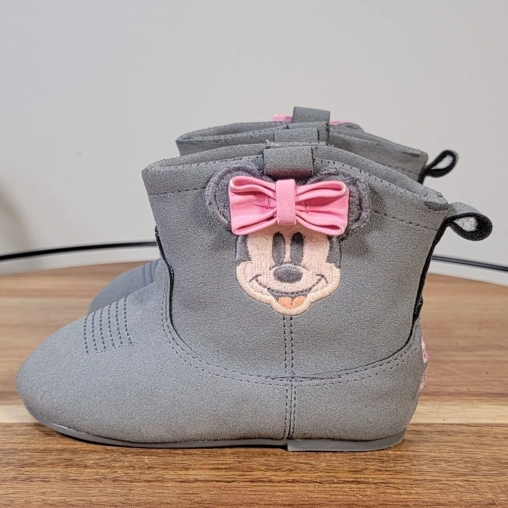 Disney Soft Faux Suede Minnie Mouse Baby Boots Size 18 - 24 months